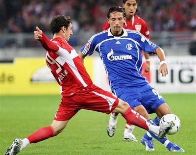 他在場外也 他在場外也